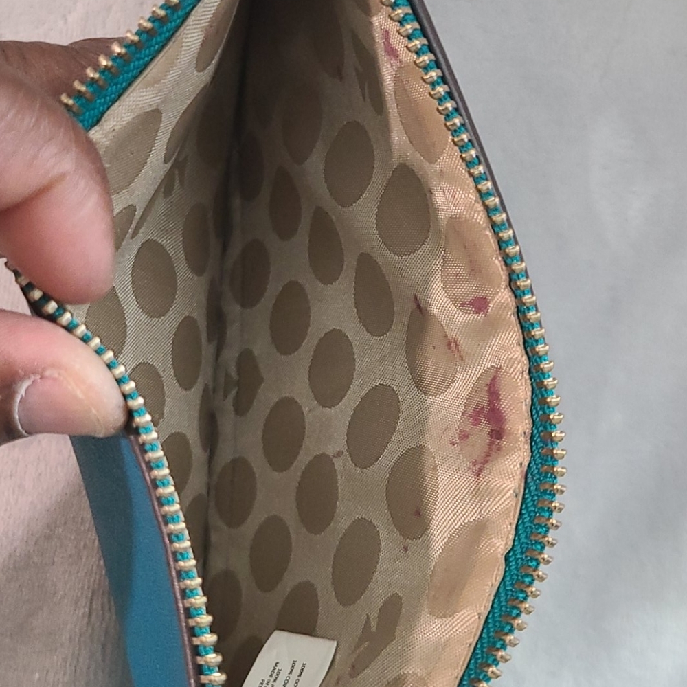 Authentic Kate Spade Wristlet - Picture 3 of 6